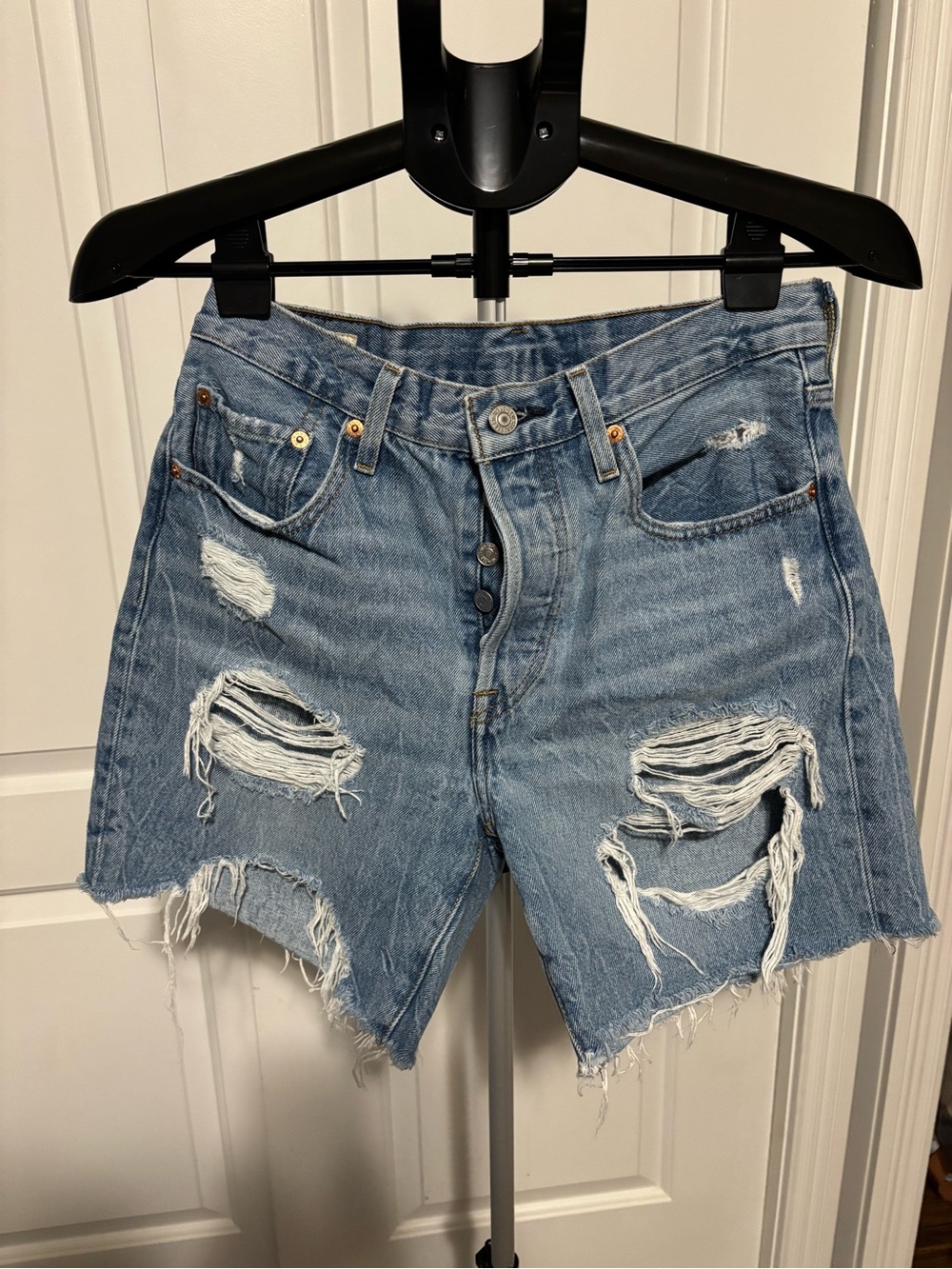 Levi’s Distressed High-Rise Light Blue mom Denim Shorts